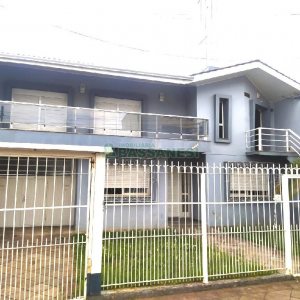 Casa Comercial com 136m², no bairro Universitário em Caxias do Sul para Alugar