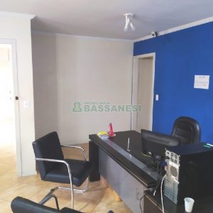 Casa Comercial com 136m², no bairro Universitário em Caxias do Sul para Alugar