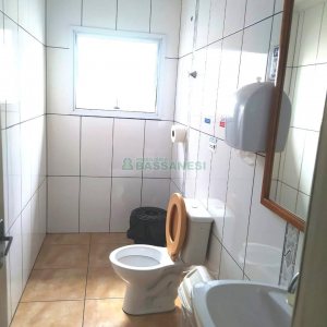 Casa Comercial com 136m², no bairro Universitário em Caxias do Sul para Alugar