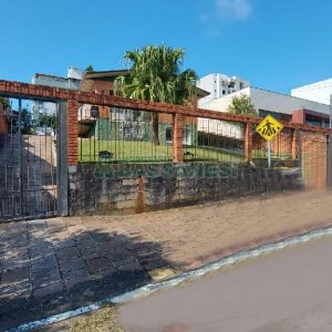 Casa com 277m², 2 dormitórios, 4 vagas, no bairro Santa Catarina em Caxias do Sul para Comprar