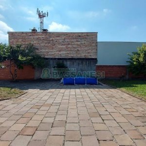 Casa com 277m², 2 dormitórios, 4 vagas, no bairro Santa Catarina em Caxias do Sul para Comprar