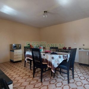 Casa com 277m², 2 dormitórios, 4 vagas, no bairro Santa Catarina em Caxias do Sul para Comprar