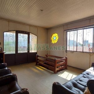 Casa com 277m², 2 dormitórios, 4 vagas, no bairro Santa Catarina em Caxias do Sul para Comprar