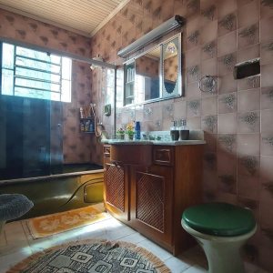 Casa com 277m², 2 dormitórios, 4 vagas, no bairro Santa Catarina em Caxias do Sul para Comprar