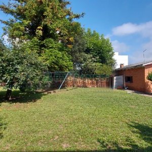 Casa com 277m², 2 dormitórios, 4 vagas, no bairro Santa Catarina em Caxias do Sul para Comprar