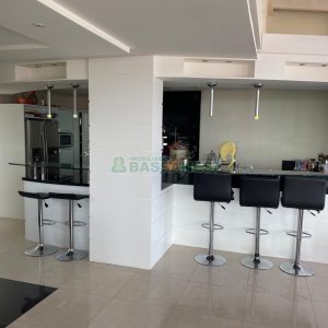 Apto Mobiliado com 270m², 4 dormitórios, 4 vagas, no bairro Madureira em Caxias do Sul para Comprar