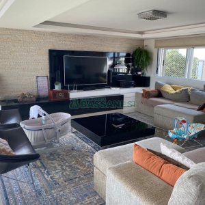 Apto Mobiliado com 270m², 4 dormitórios, 4 vagas, no bairro Madureira em Caxias do Sul para Comprar