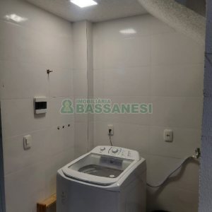 Casa com 56m², 2 dormitórios, 1 vaga, no bairro São Luiz em Caxias do Sul para Comprar