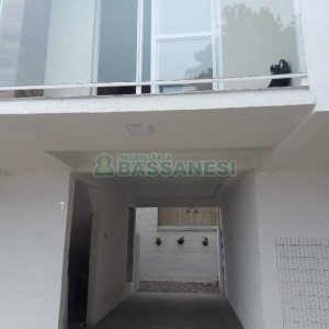 Casa com 56m², 2 dormitórios, 1 vaga, no bairro São Luiz em Caxias do Sul para Comprar