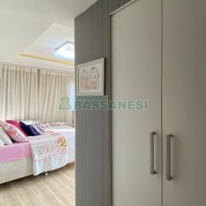 Apartamento com 84m², 2 dormitórios, 2 vagas, no bairro Santa Catarina em Caxias do Sul para Comprar