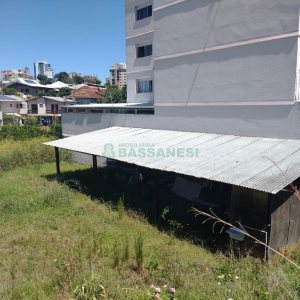 Terreno com 1350m², no bairro Pio X em Caxias do Sul para Comprar