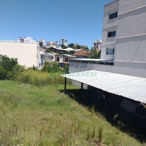 Terreno com 1350m², no bairro Pio X em Caxias do Sul para Comprar