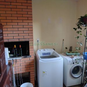 Casa com 236m², 5 dormitórios, 4 vagas, no bairro Bela Vista em Caxias do Sul para Comprar