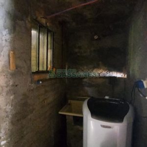 Casa com 100m², 4 dormitórios, 1 vaga, no bairro Jardim América em Caxias do Sul para Comprar