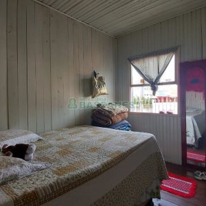 Casa com 100m², 4 dormitórios, 1 vaga, no bairro Jardim América em Caxias do Sul para Comprar