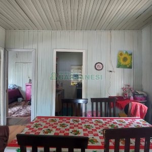 Casa com 100m², 4 dormitórios, 1 vaga, no bairro Jardim América em Caxias do Sul para Comprar