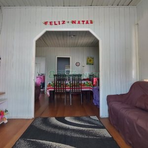 Casa com 100m², 4 dormitórios, 1 vaga, no bairro Jardim América em Caxias do Sul para Comprar