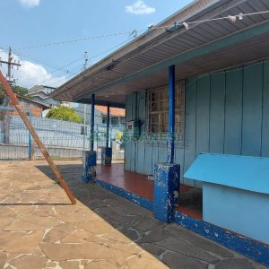 Casa com 100m², 4 dormitórios, 1 vaga, no bairro Jardim América em Caxias do Sul para Comprar