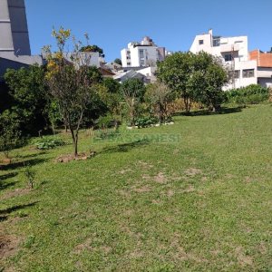 Terreno com 1349m², no bairro Pio X em Caxias do Sul para Comprar