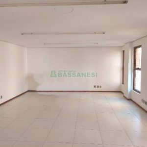 Sala com 41m², no bairro Centro em Caxias do Sul para Alugar