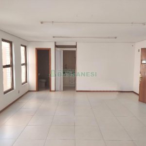 Sala com 41m², no bairro Centro em Caxias do Sul para Alugar