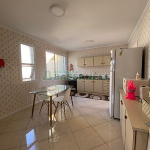 Apto Mobiliado com 91m², 2 dormitórios, 2 vagas, no bairro Pio X em Caxias do Sul para Comprar