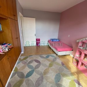 Apto Mobiliado com 91m², 2 dormitórios, 2 vagas, no bairro Pio X em Caxias do Sul para Comprar