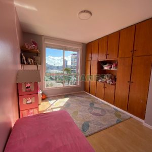 Apto Mobiliado com 91m², 2 dormitórios, 2 vagas, no bairro Pio X em Caxias do Sul para Comprar