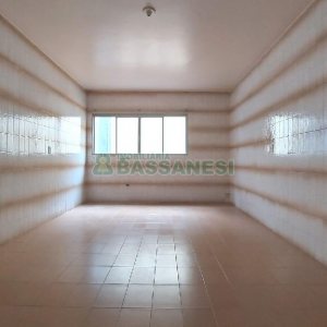 Apartamento com 52m², 2 dormitórios, no bairro São Leopoldo em Caxias do Sul para Alugar