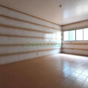 Apartamento com 52m², 2 dormitórios, no bairro São Leopoldo em Caxias do Sul para Alugar
