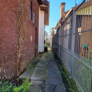 Casa com 277m², 3 dormitórios, 3 vagas, no bairro Santa Catarina em Caxias do Sul para Comprar