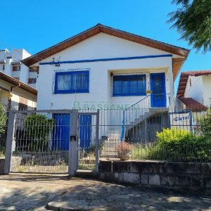 Casa com 277m², 3 dormitórios, 3 vagas, no bairro Santa Catarina em Caxias do Sul para Comprar
