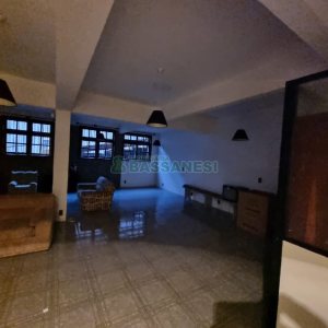 Casa com 320m², 3 dormitórios, 2 vagas, no bairro Colina Sorriso em Caxias do Sul para Comprar