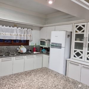 Casa com 320m², 3 dormitórios, 2 vagas, no bairro Colina Sorriso em Caxias do Sul para Comprar