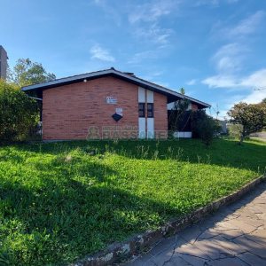 Casa com 265m², 4 dormitórios, 2 vagas, no bairro Desvio Rizzo em Caxias do Sul para Comprar