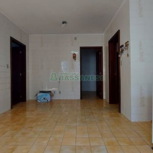 Casa com 265m², 4 dormitórios, 2 vagas, no bairro Desvio Rizzo em Caxias do Sul para Comprar
