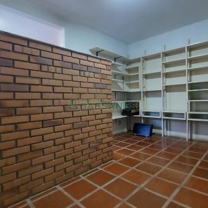 Casa com 265m², 4 dormitórios, 2 vagas, no bairro Desvio Rizzo em Caxias do Sul para Comprar