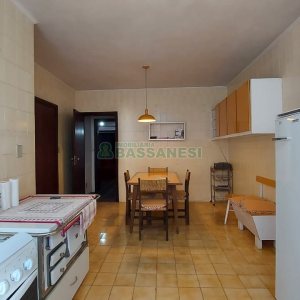 Casa com 265m², 4 dormitórios, 2 vagas, no bairro Desvio Rizzo em Caxias do Sul para Comprar