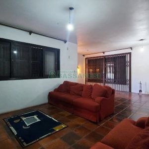 Casa com 265m², 4 dormitórios, 2 vagas, no bairro Desvio Rizzo em Caxias do Sul para Comprar