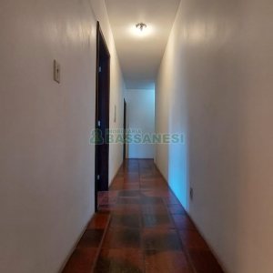 Casa com 265m², 4 dormitórios, 2 vagas, no bairro Desvio Rizzo em Caxias do Sul para Comprar