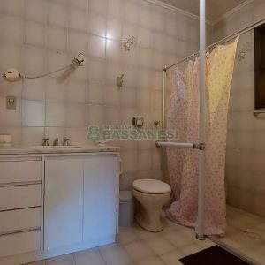 Casa com 265m², 4 dormitórios, 2 vagas, no bairro Desvio Rizzo em Caxias do Sul para Comprar