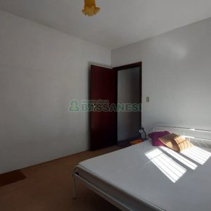 Casa com 265m², 4 dormitórios, 2 vagas, no bairro Desvio Rizzo em Caxias do Sul para Comprar