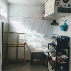 Sobrado com 106m², 2 dormitórios, 2 vagas, no bairro Vinhedos em Caxias do Sul para Comprar