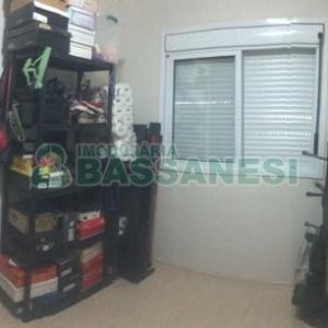 Sobrado com 106m², 2 dormitórios, 2 vagas, no bairro Vinhedos em Caxias do Sul para Comprar