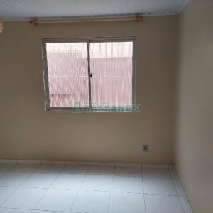 Casa com 80m², 2 dormitórios, 1 vaga, no bairro Esplanada em Caxias do Sul para Alugar