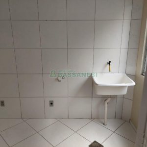 Casa com 80m², 2 dormitórios, 1 vaga, no bairro Esplanada em Caxias do Sul para Alugar