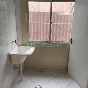 Casa com 80m², 2 dormitórios, 1 vaga, no bairro Esplanada em Caxias do Sul para Alugar