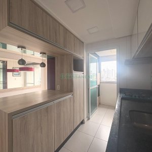 Apto Mobiliado com 63m², 2 dormitórios, 2 vagas, no bairro Panazzolo em Caxias do Sul para Alugar