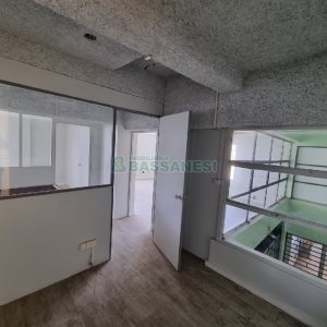 Loja com 74m², 2 vagas, no bairro Rio Branco em Caxias do Sul para Comprar