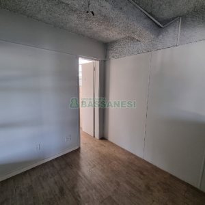 Loja com 74m², 2 vagas, no bairro Rio Branco em Caxias do Sul para Comprar